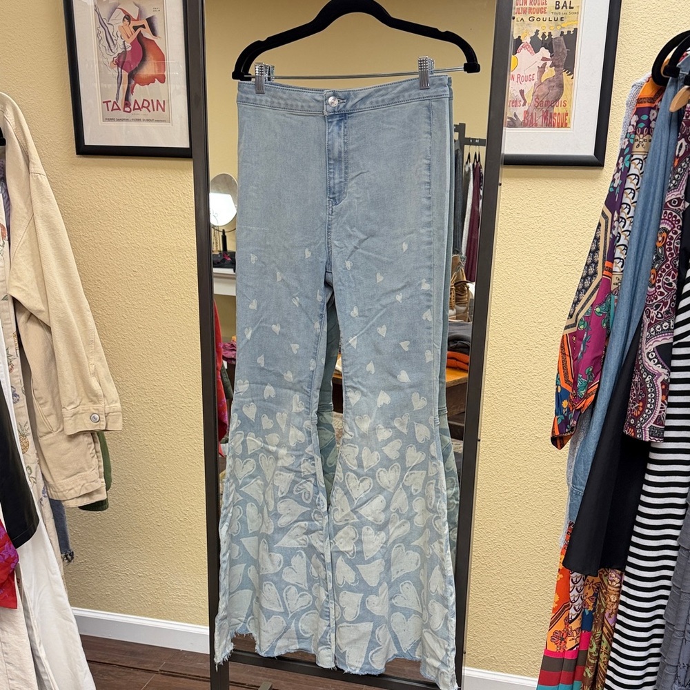We The Free Hearts float on flares Light Blue Denim - Picture 1 of 3
